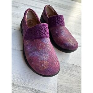 Nurse Mates Women's Size 8.5 Cally Berry Aster Nursing Slip On Purple Shoe